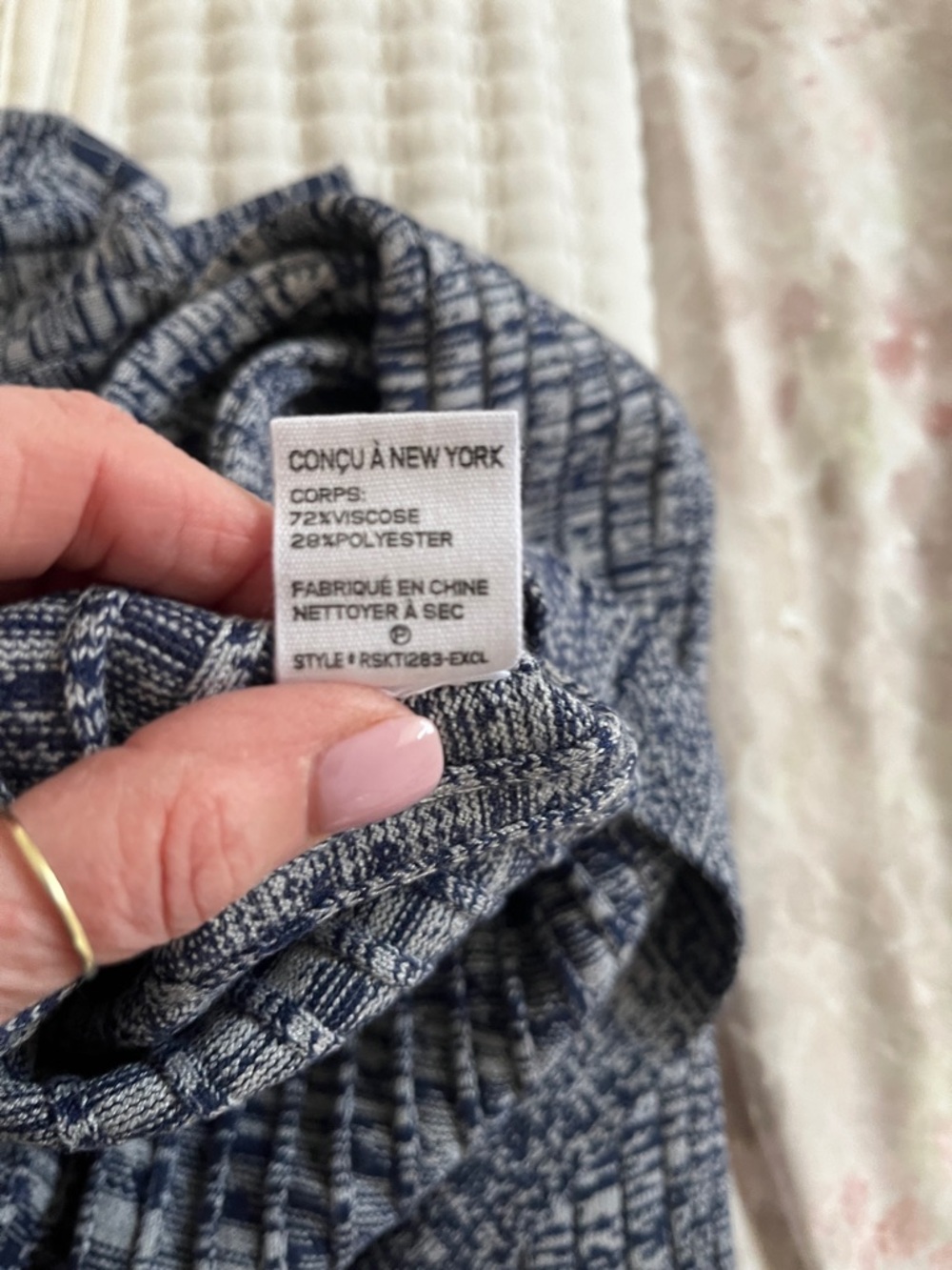 Intermix Sweater Size Small - Picture 5 of 5